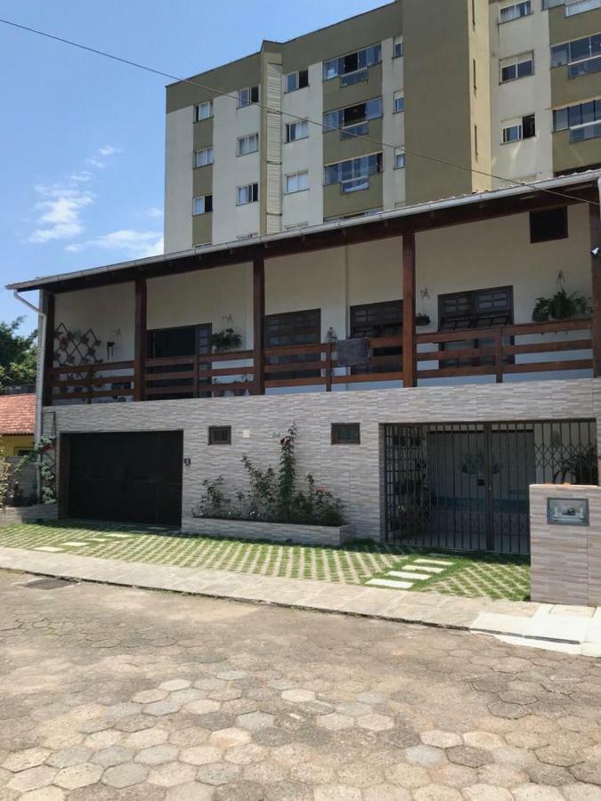 Pousada Central Nany Jaragua do Sul Bagian luar foto